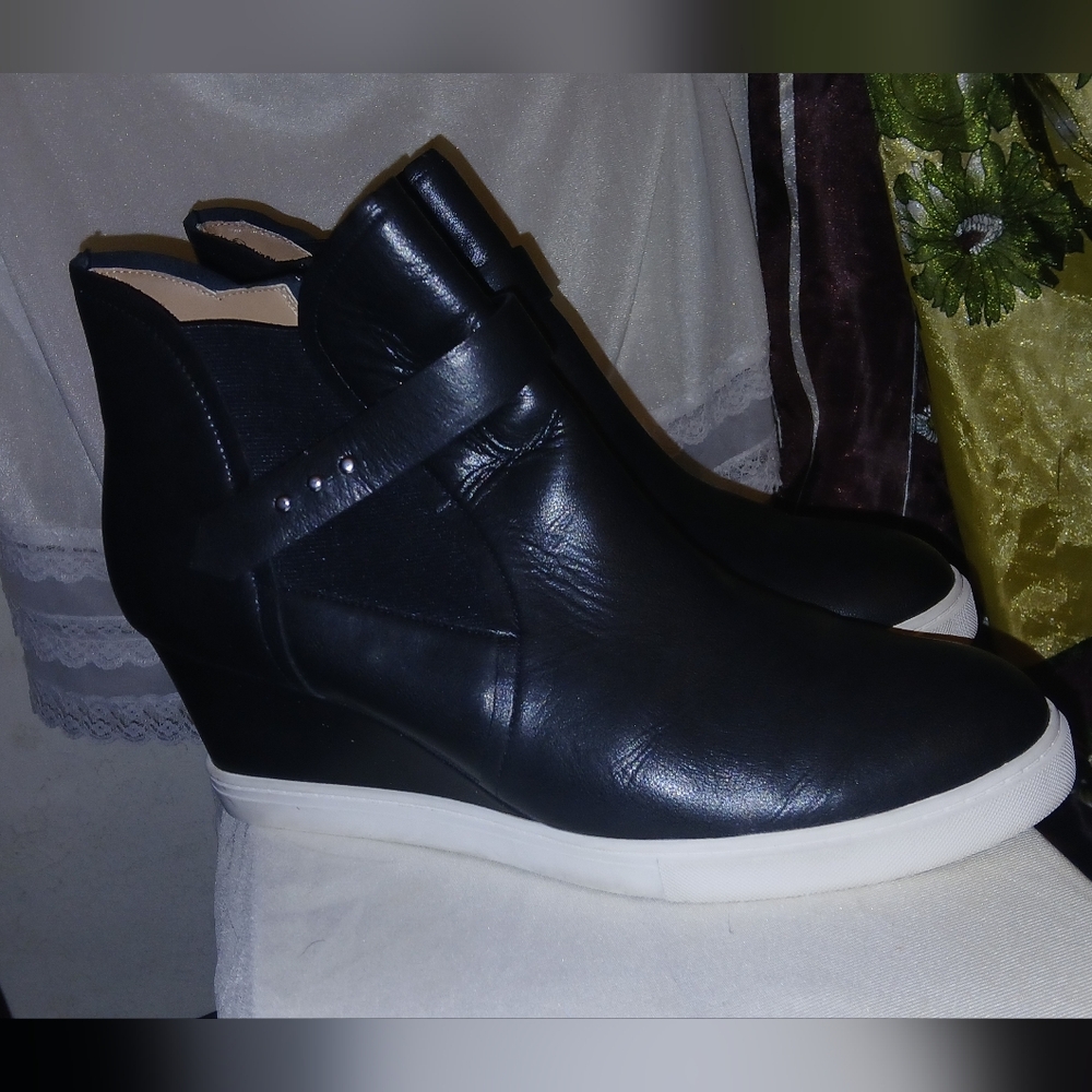Linea Paolo Freshton black leather high top wedge sneaker boots! - Picture 3 of 6